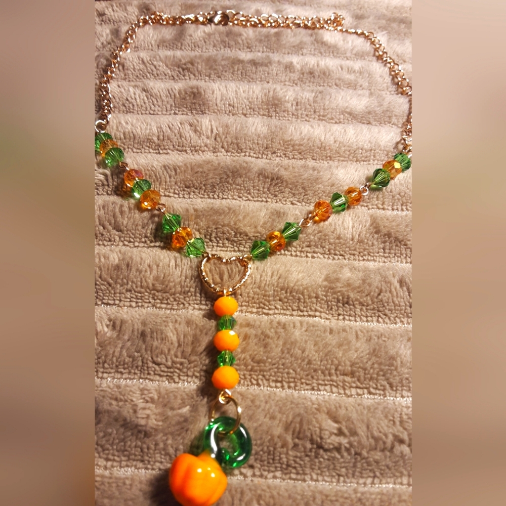 Handmade Lampworks Glass Bead Pumpkin Necklace Prange Green - Picture 1 of 2